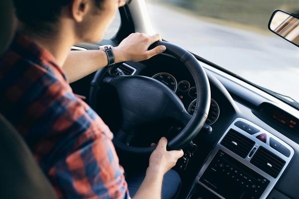 Assurance voiture pas chère : nos astuces pour économiser efficacement